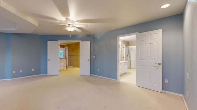 12516 Eagle Reach Court, Pasco, WA 99301