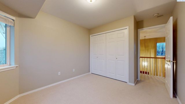 12516 Eagle Reach Court, Pasco, WA 99301