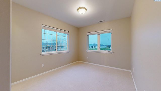 12516 Eagle Reach Court, Pasco, WA 99301