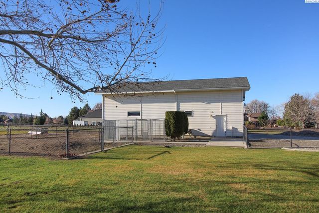 12516 Eagle Reach Court, Pasco, WA 99301