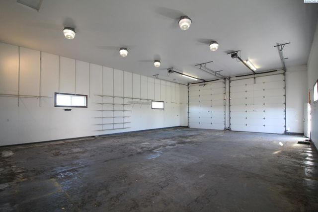 12516 Eagle Reach Court, Pasco, WA 99301