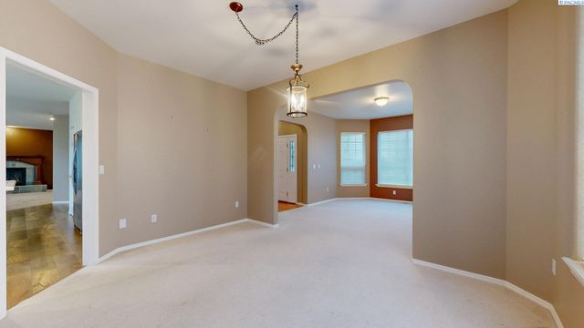 12516 Eagle Reach Court, Pasco, WA 99301