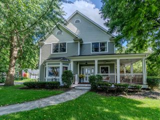 215 N River Road, Fox River Grove, IL 60021