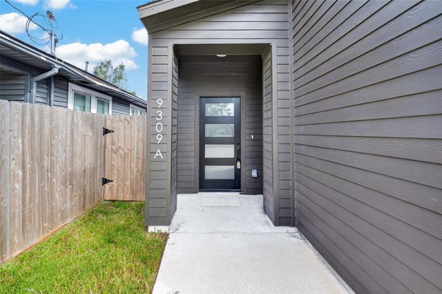 9309 Caddo Road A, Houston, TX 77078