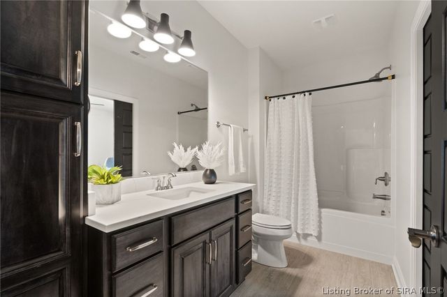 1903 Mystic Falls Circle 229, Jeffersonville, IN 47130