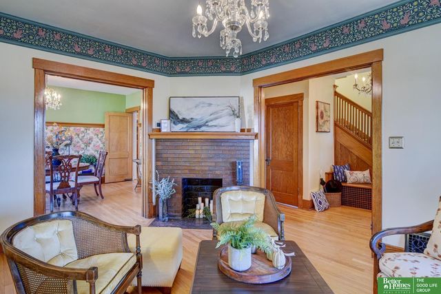 2301 S 35th Avenue, Omaha, NE 68105