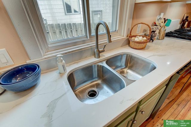 2301 S 35th Avenue, Omaha, NE 68105