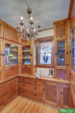 2301 S 35th Avenue, Omaha, NE 68105