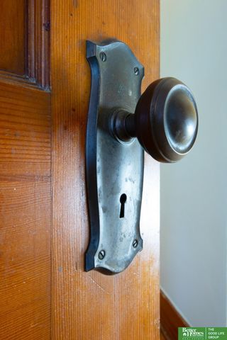 2301 S 35th Avenue, Omaha, NE 68105