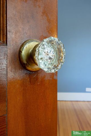 2301 S 35th Avenue, Omaha, NE 68105