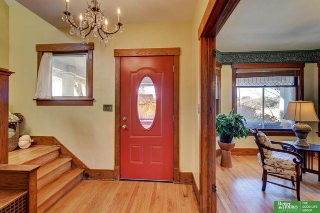 2301 S 35th Avenue, Omaha, NE 68105