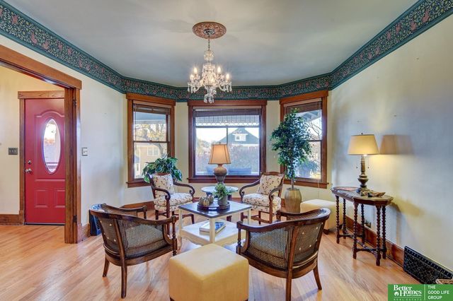 2301 S 35th Avenue, Omaha, NE 68105