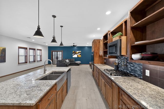 2600 W 410 Road, Adair, OK 74330