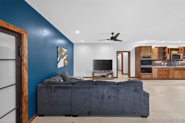 2600 W 410 Road, Adair, OK 74330