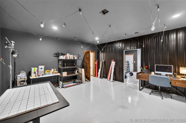 2600 W 410 Road, Adair, OK 74330