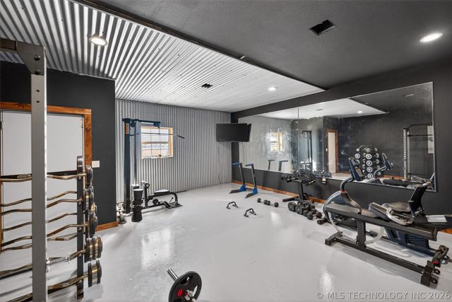 2600 W 410 Road, Adair, OK 74330