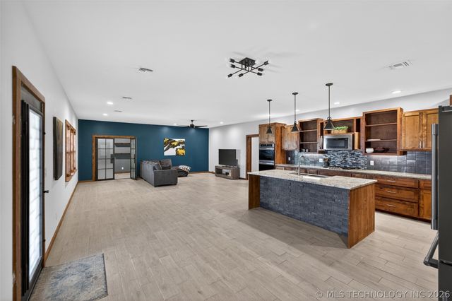 2600 W 410 Road, Adair, OK 74330