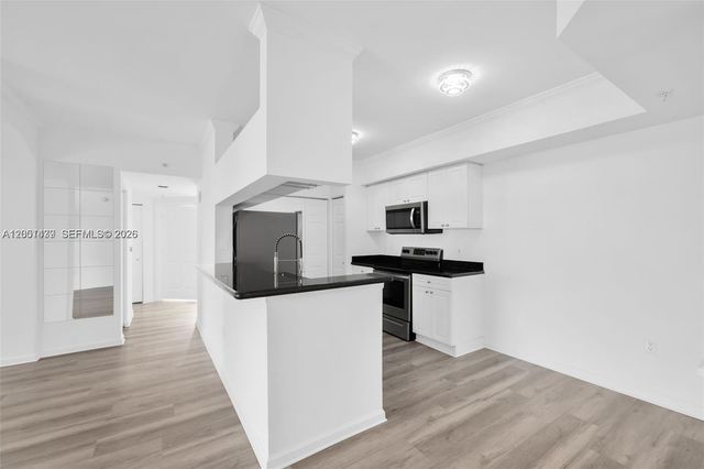 17150 N Bay Rd 2814, Sunny Isles Beach, FL 33160