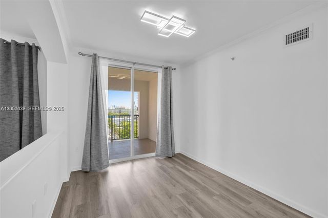 17150 N Bay Rd 2814, Sunny Isles Beach, FL 33160