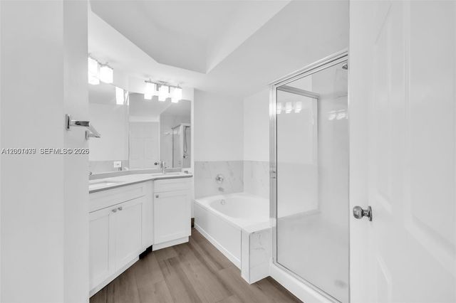 17150 N Bay Rd 2814, Sunny Isles Beach, FL 33160