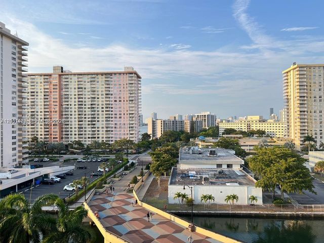 17150 N Bay Rd 2814, Sunny Isles Beach, FL 33160