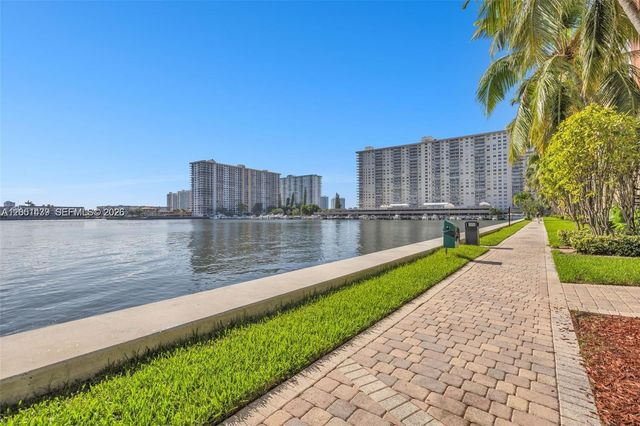 17150 N Bay Rd 2814, Sunny Isles Beach, FL 33160