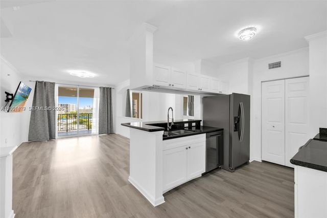 17150 N Bay Rd 2814, Sunny Isles Beach, FL 33160
