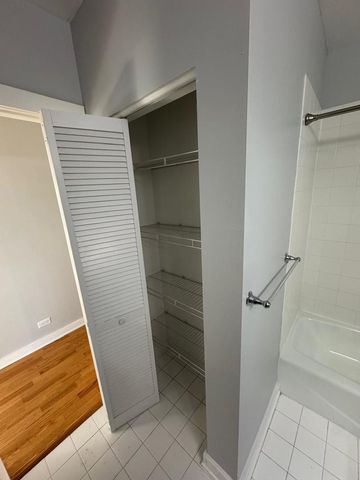 2257 W Lake Street 203, Chicago, IL 60612