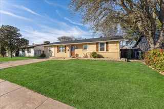 405 Rosewood Hills Drive, Garland, TX 75040