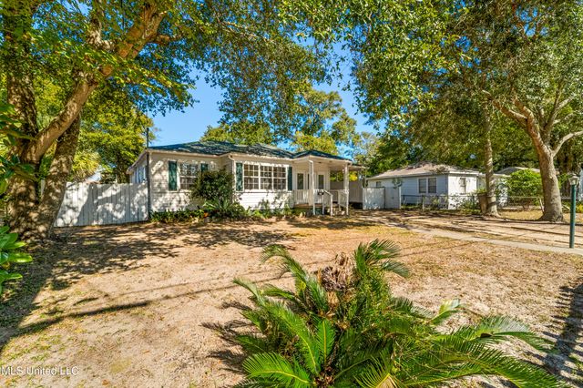 1648 Hollywood Boulevard, Biloxi, MS 39531