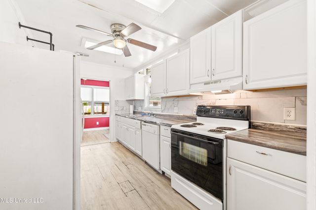 1648 Hollywood Boulevard, Biloxi, MS 39531