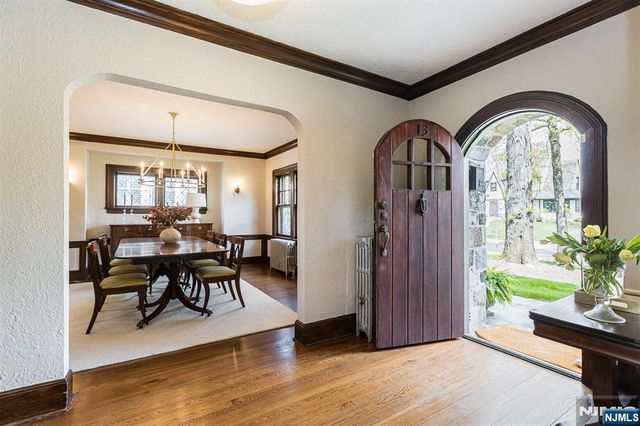13 Ferncliff Terrace, Glen Ridge, NJ 07028