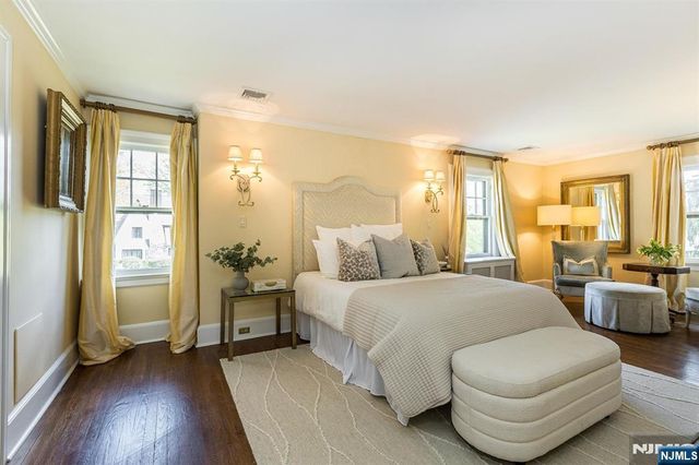 13 Ferncliff Terrace, Glen Ridge, NJ 07028