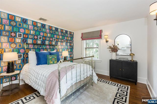 13 Ferncliff Terrace, Glen Ridge, NJ 07028