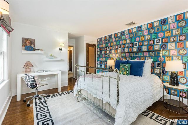 13 Ferncliff Terrace, Glen Ridge, NJ 07028
