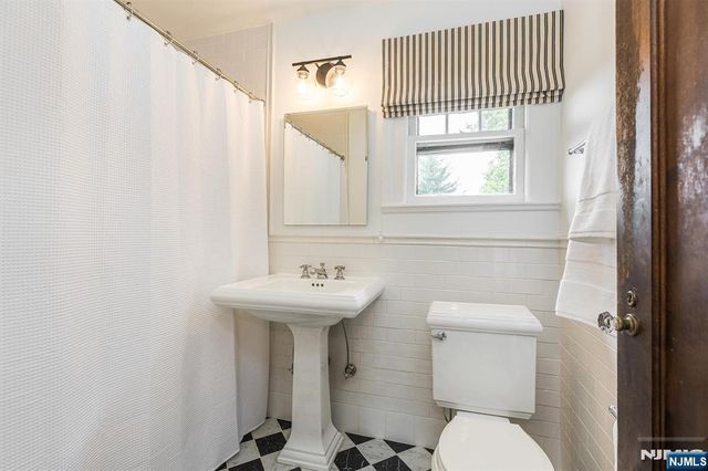 13 Ferncliff Terrace, Glen Ridge, NJ 07028