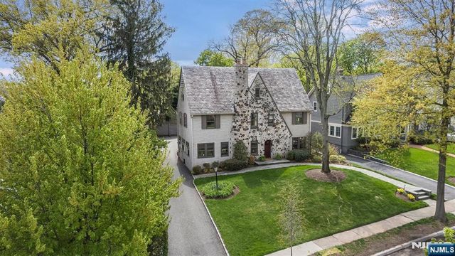 13 Ferncliff Terrace, Glen Ridge, NJ 07028