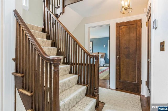13 Ferncliff Terrace, Glen Ridge, NJ 07028