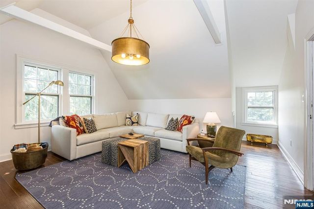 13 Ferncliff Terrace, Glen Ridge, NJ 07028