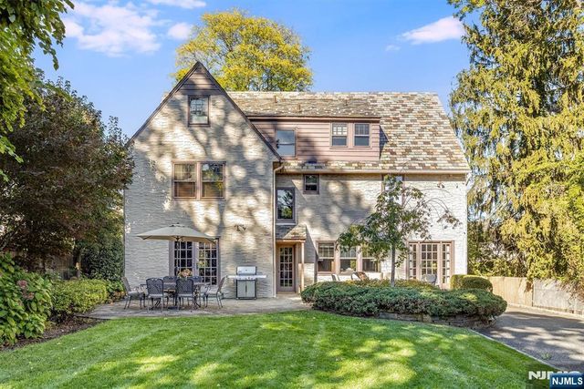 13 Ferncliff Terrace, Glen Ridge, NJ 07028