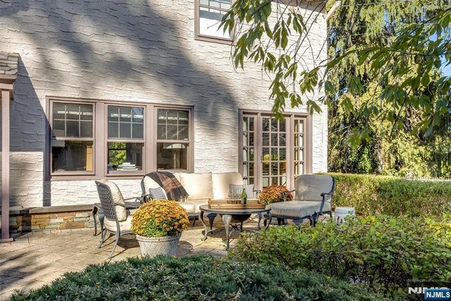 13 Ferncliff Terrace, Glen Ridge, NJ 07028