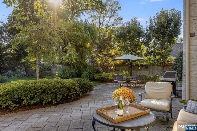 13 Ferncliff Terrace, Glen Ridge, NJ 07028