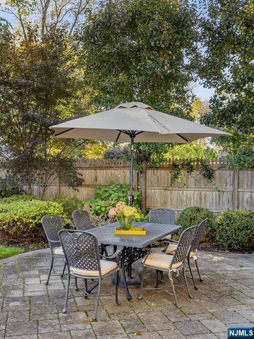13 Ferncliff Terrace, Glen Ridge, NJ 07028