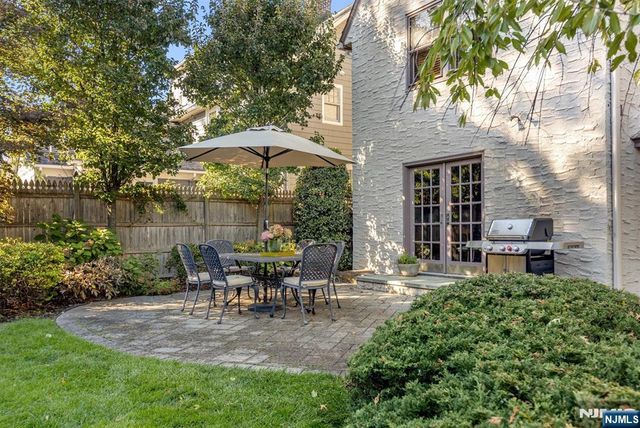 13 Ferncliff Terrace, Glen Ridge, NJ 07028