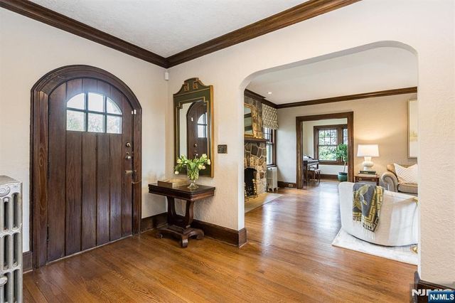 13 Ferncliff Terrace, Glen Ridge, NJ 07028