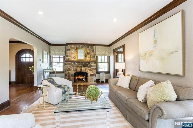 13 Ferncliff Terrace, Glen Ridge, NJ 07028
