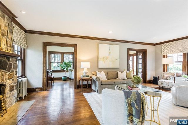 13 Ferncliff Terrace, Glen Ridge, NJ 07028
