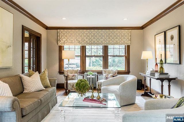 13 Ferncliff Terrace, Glen Ridge, NJ 07028