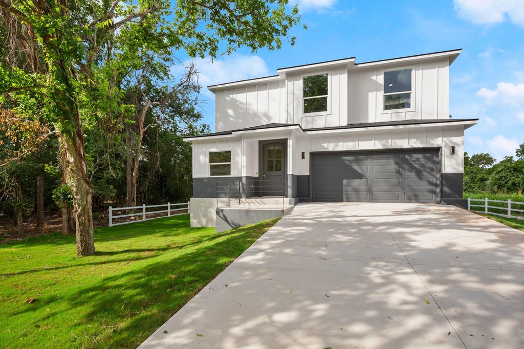 147 Kahana LN, Bastrop, TX 78602