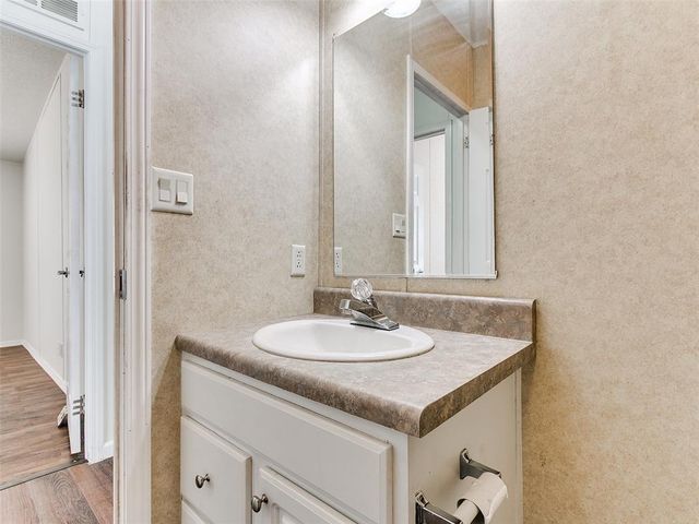 13200 El Zorro, Edmond, OK 73034